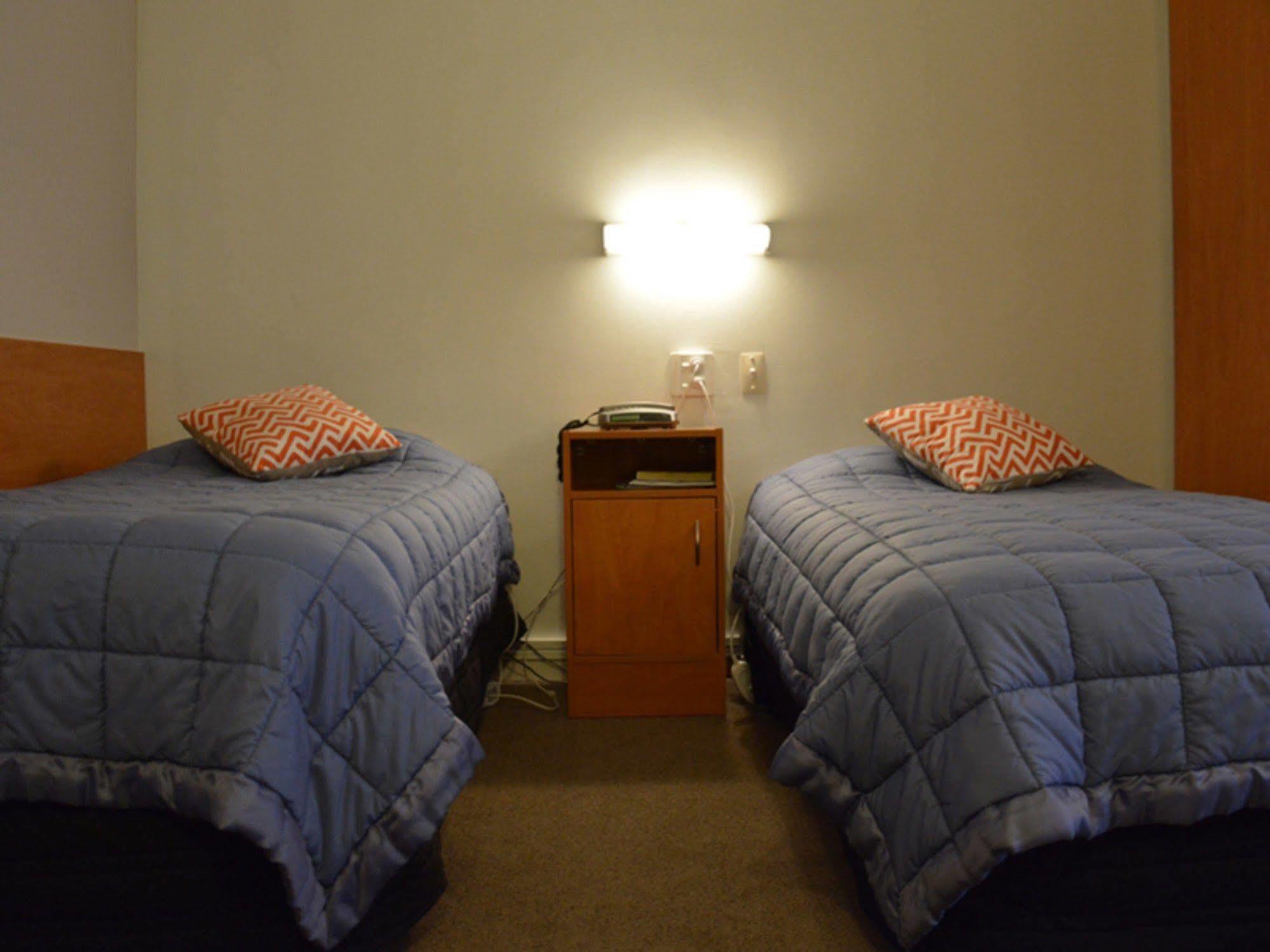 פלמרסטון נורת' Kiwi Studios Motel מראה חיצוני תמונה